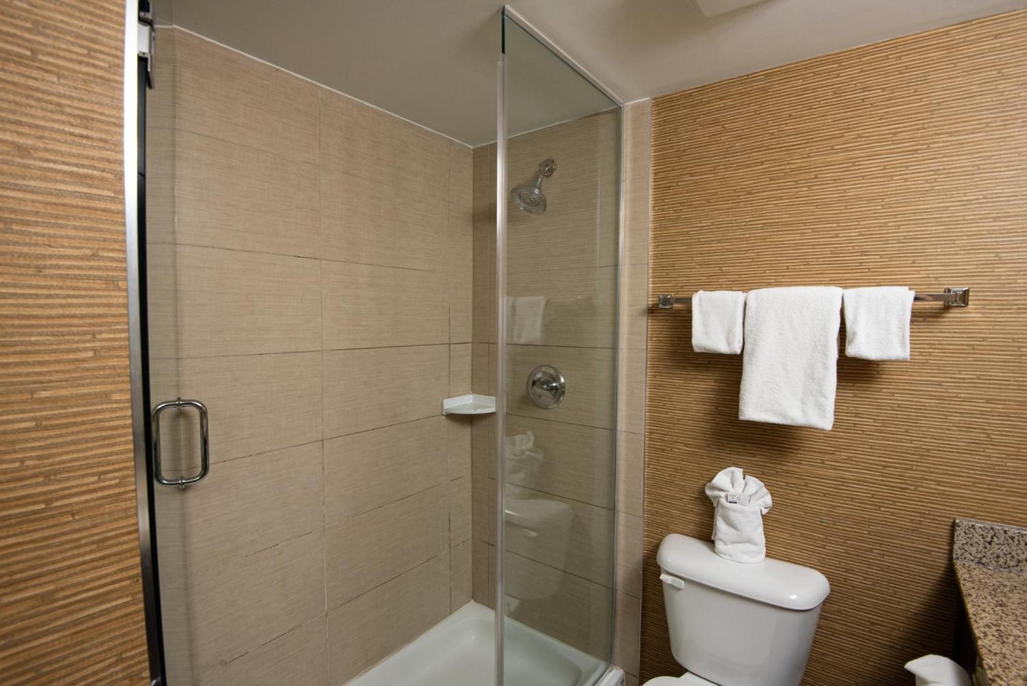 Express & South By Ihg Hotel Chatham-Kent