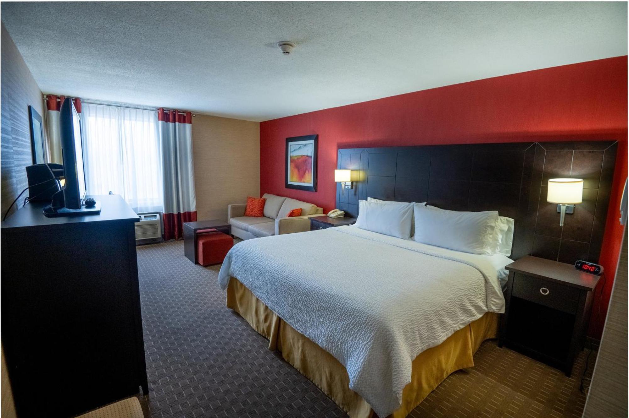 Express & South By Ihg Hotel 3*