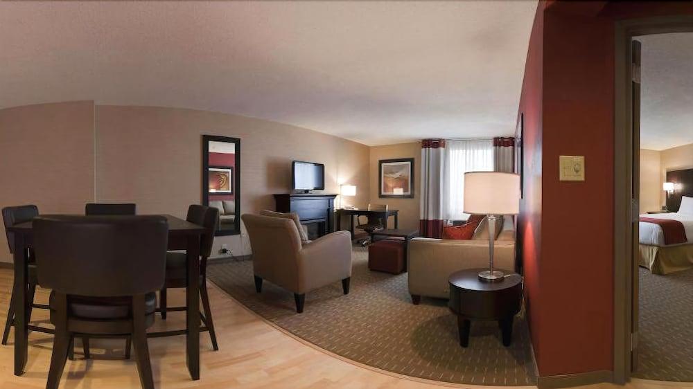 Hotel Express & South By Ihg